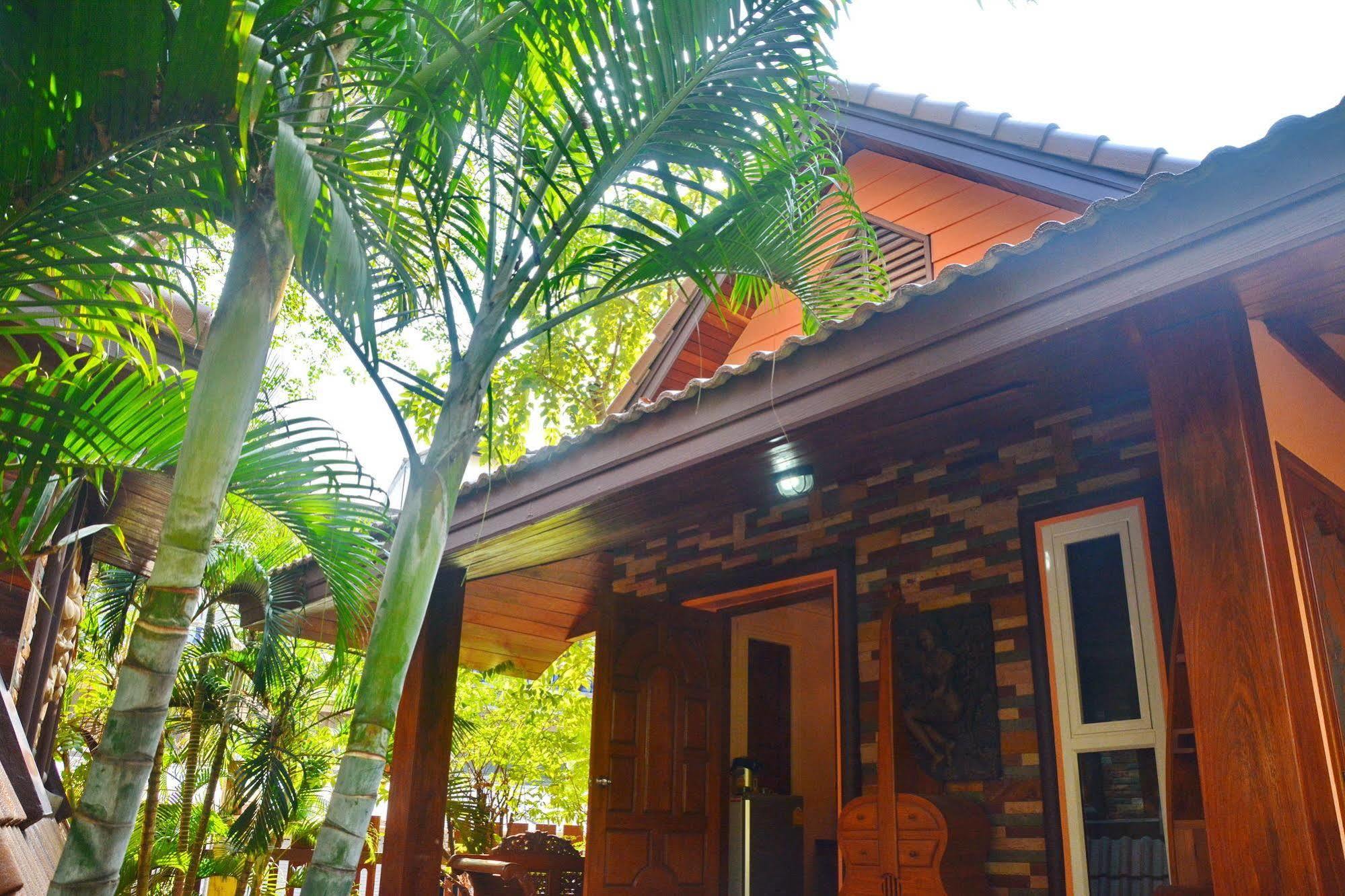 Khunsri Resort Art Boutique Hotel Pattaya Exterior photo