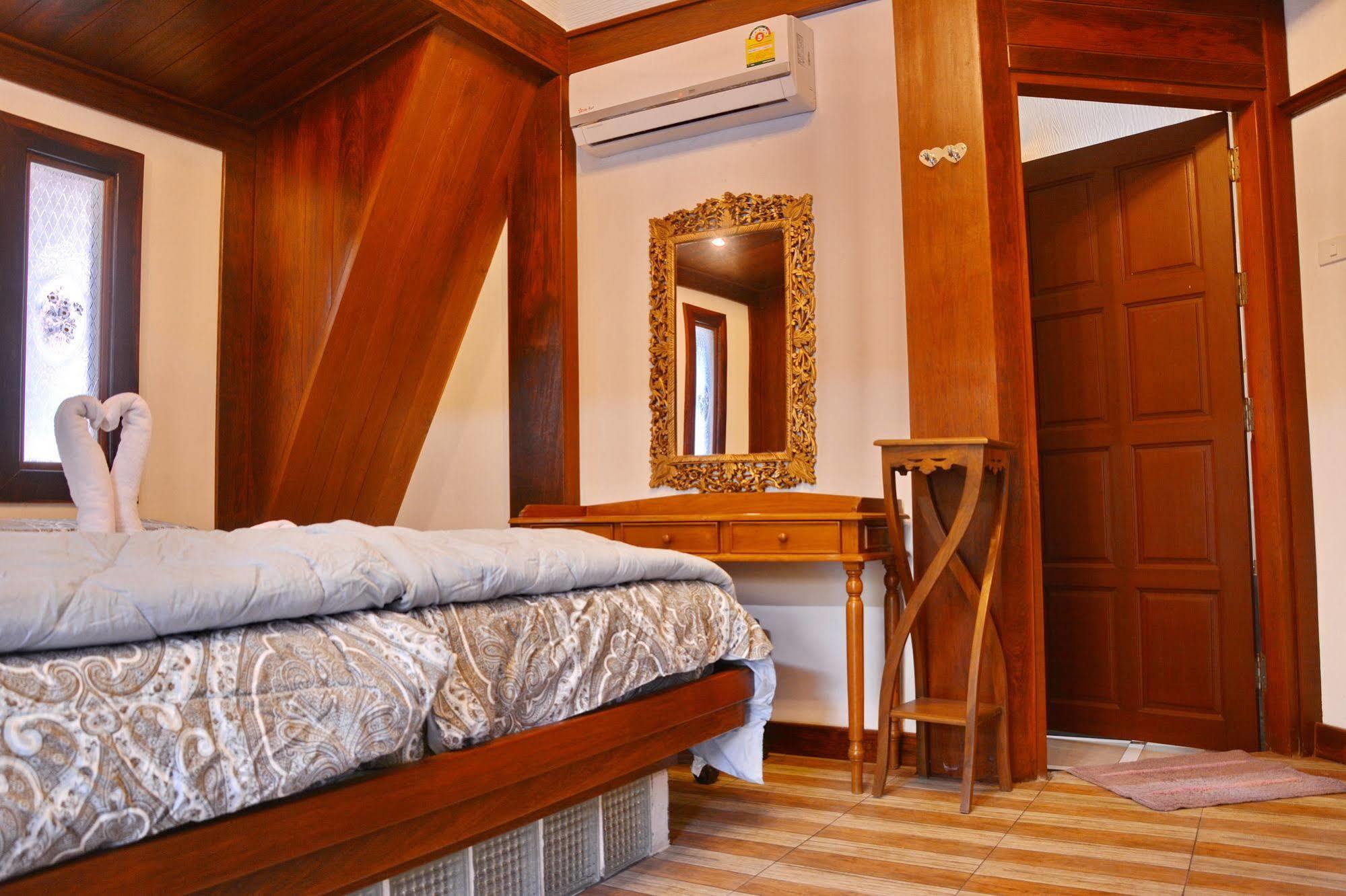 Khunsri Resort Art Boutique Hotel Pattaya Exterior photo